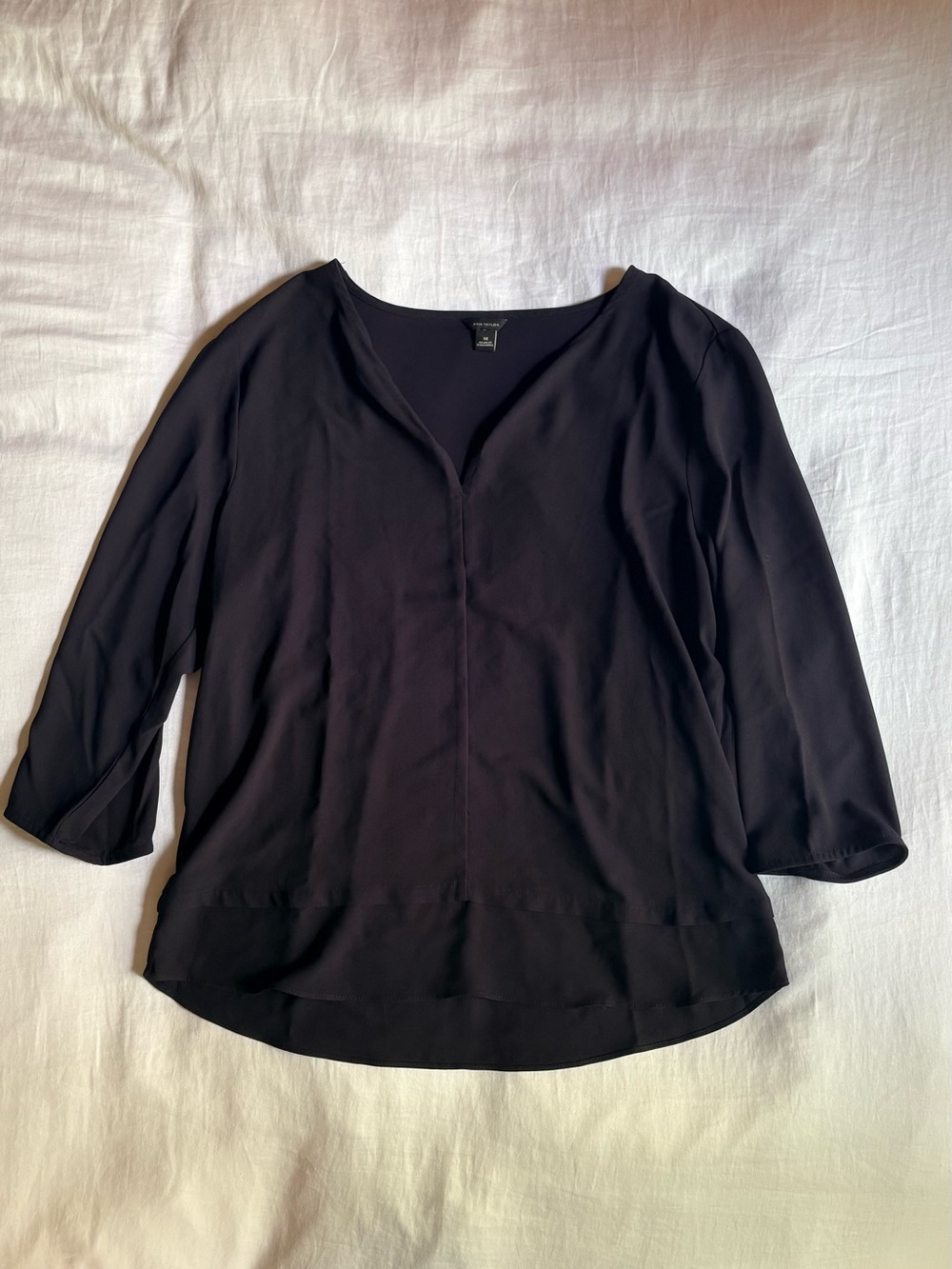 Ann Taylor Black V-Neck Blouse 3/4 Sleeve Hi-Lo Hem Size M